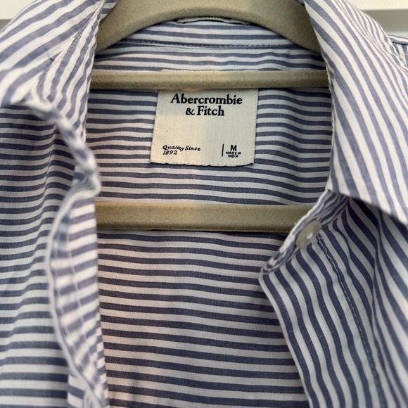 Abercrombie Oversized Short-Sleeve Poplin Button-Up Shirt | Women’s Medium - Picture 3 of 4